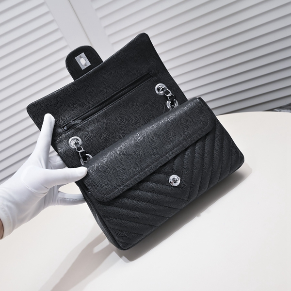 シャネルバッグ角部分ディテール